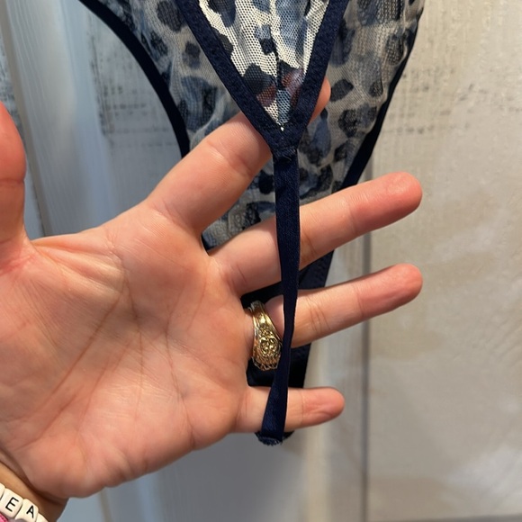 NEW! Victoria's Secret Leopard Mesh V-Wire Halter Teddy Thong Bodysuit S Lace - Picture 7 of 8